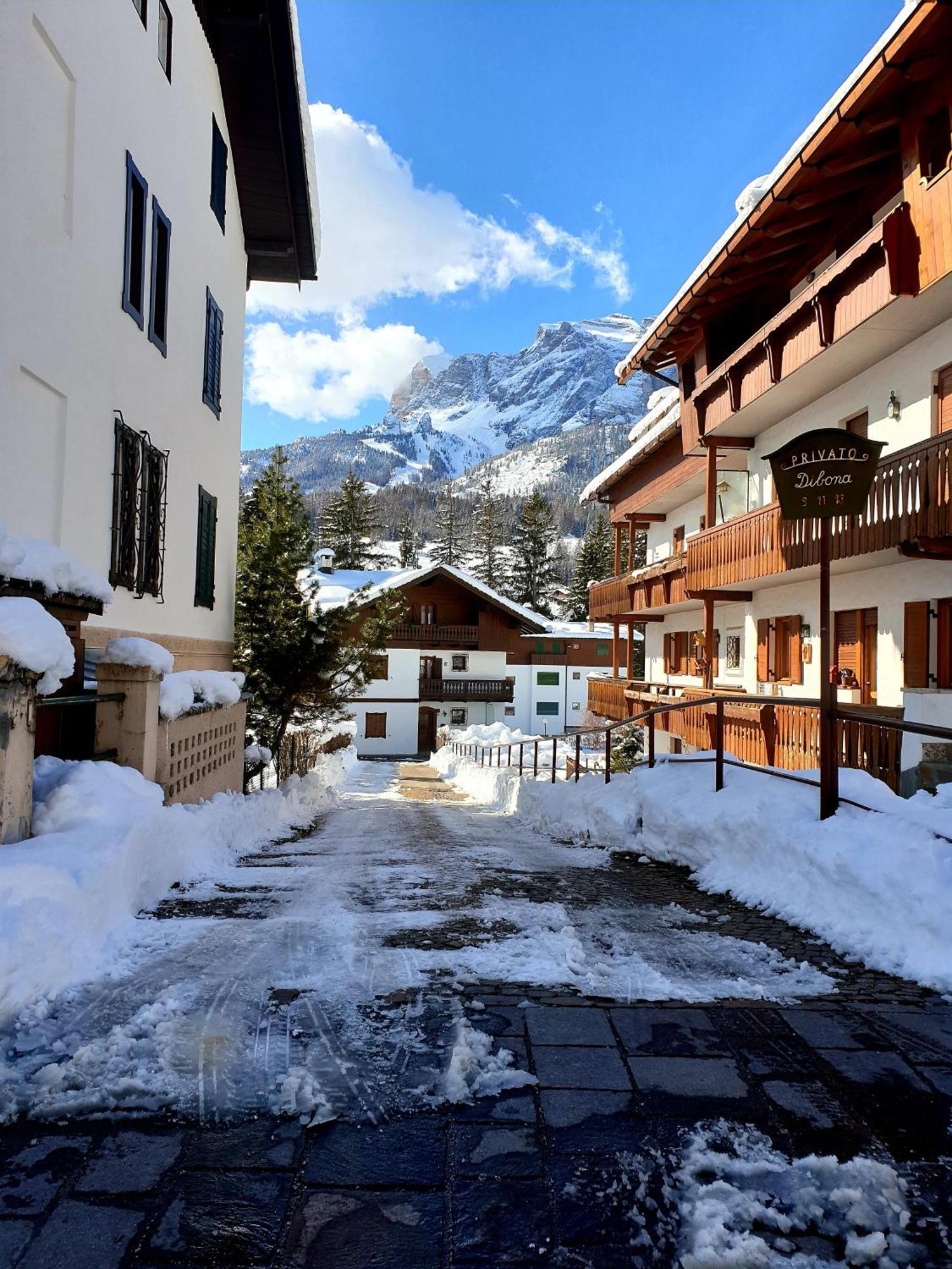 Luminoso Ed Accogliente, Centralissimo Appartamento Indipendente Cortina dʼAmpezzo Exterior foto